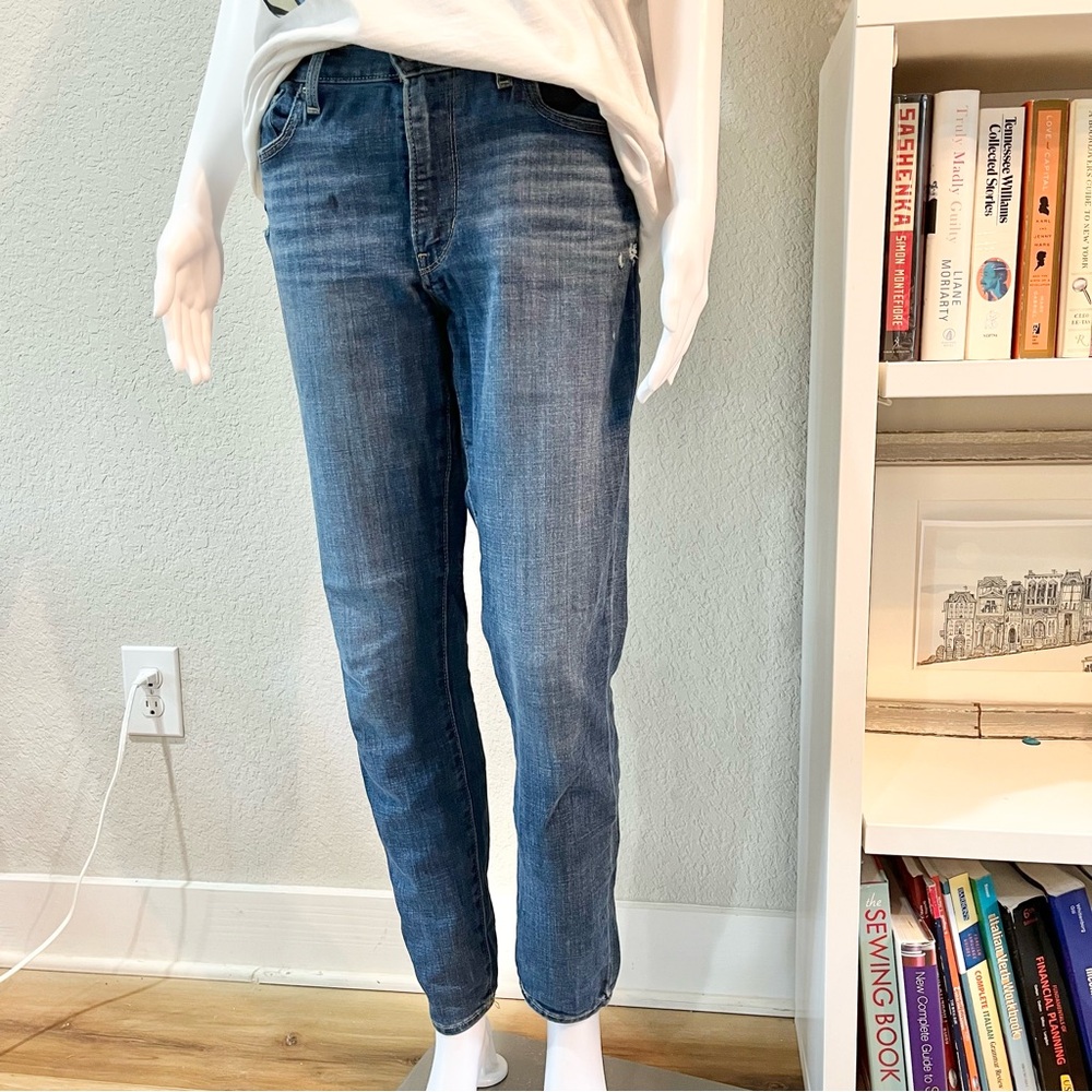 Levi's Straight Leg Jeans